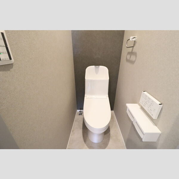 トイレ (温水洗浄暖房便座)