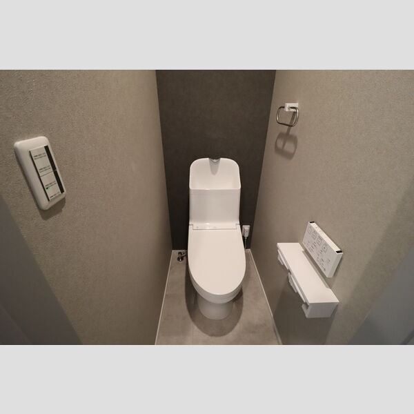 トイレ (温水洗浄暖房便座)