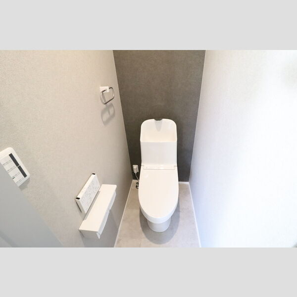 トイレ (温水洗浄暖房便座)