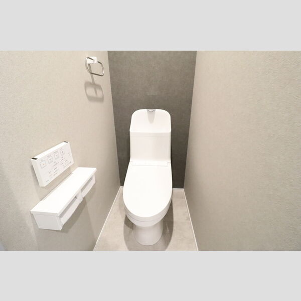 トイレ (温水洗浄暖房便座)