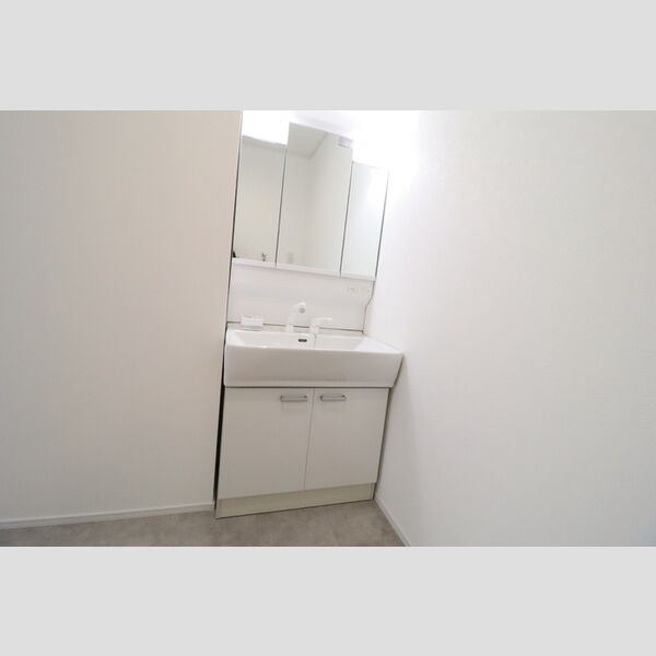 洗面所 (洗髪洗面化粧台)