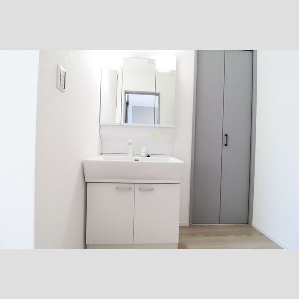 洗面所 (洗髪洗面化粧台)