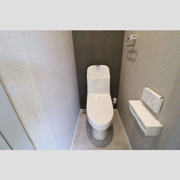 トイレ (温水洗浄暖房便座)