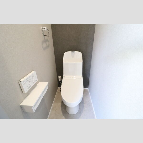 トイレ (温水洗浄暖房便座)