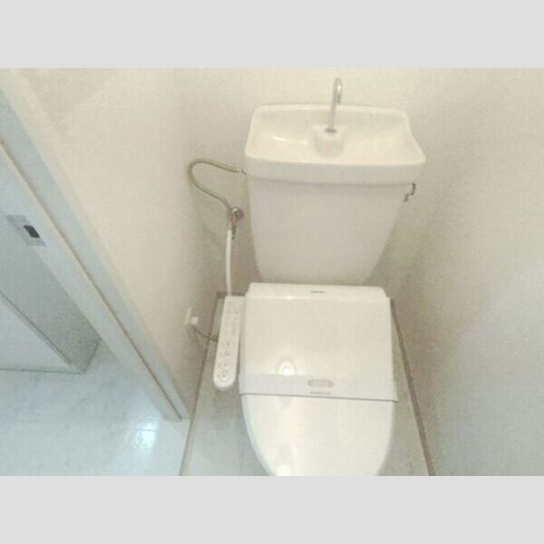 トイレ (温水洗浄暖房便座です。)