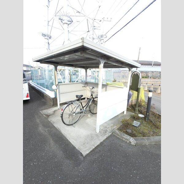 現地周辺 (駐輪場も完備してあります)