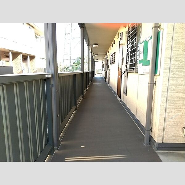 現地周辺 (掲示板　ロビー)