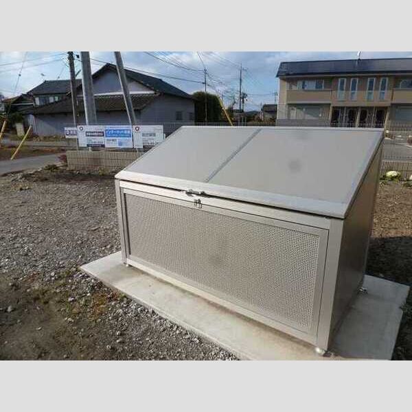 現地周辺 (ごみステーションです。)