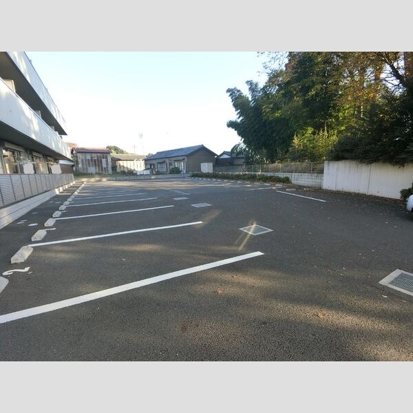 駐車場 (駐車場)