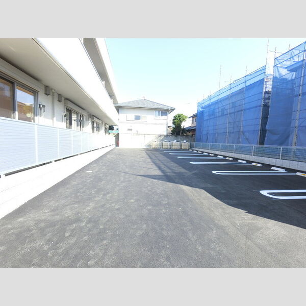 駐車場 (駐車場)