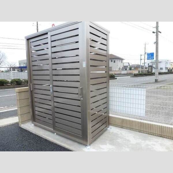 現地周辺 (ごみステーションです。)