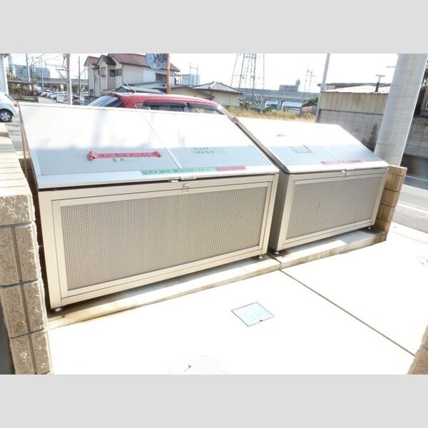 現地周辺 (ゴミ置場です。)