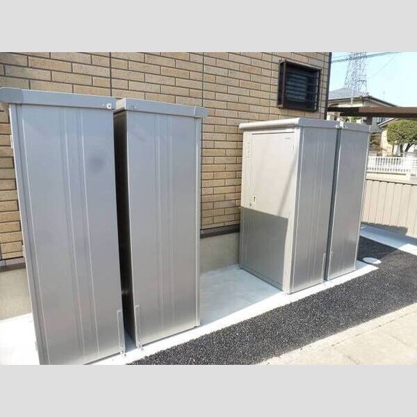 現地周辺 (専用物入れです。)