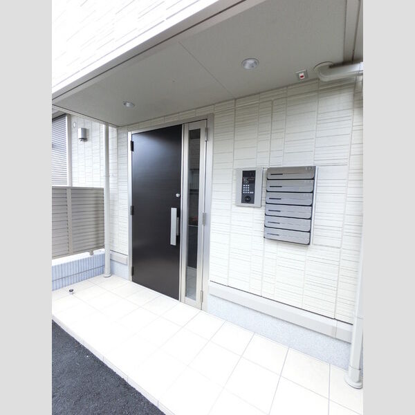 エントランス (オートロックです。)