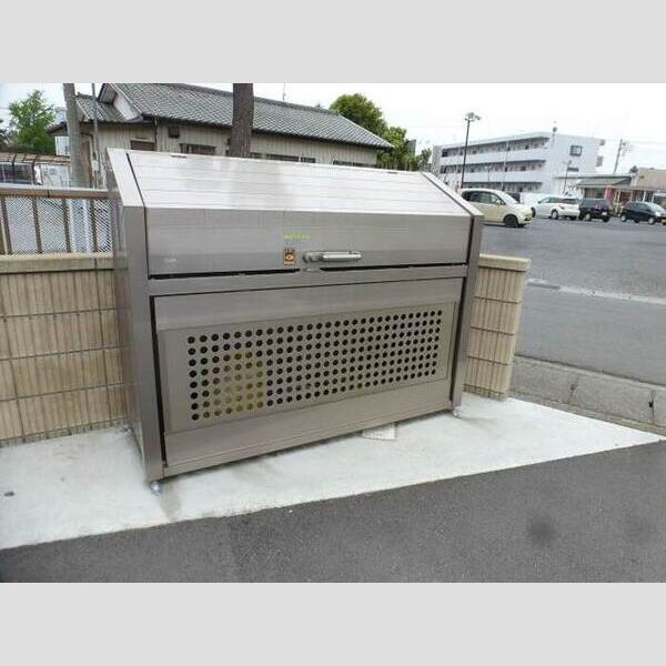 現地周辺 (ごみステーションです。)