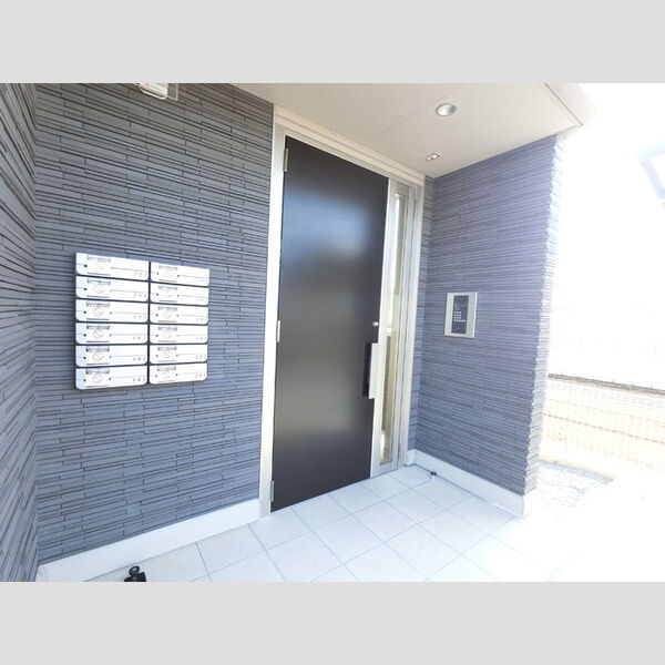 エントランス (オートロックです。)