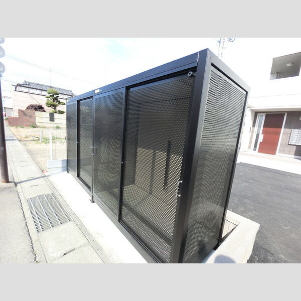 現地周辺 (ゴミステーションです。)