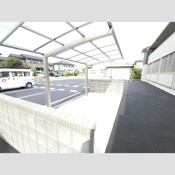 現地周辺 (駐輪場)