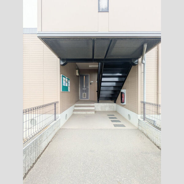 エントランス (エントランス)