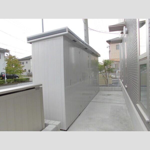現地周辺 (専用物入れです。)