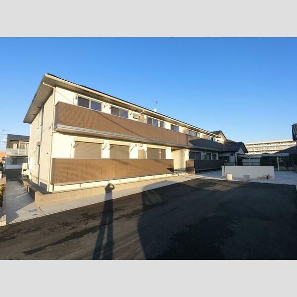 建物外観 (2トーンでまとまった落ち着いた外観)