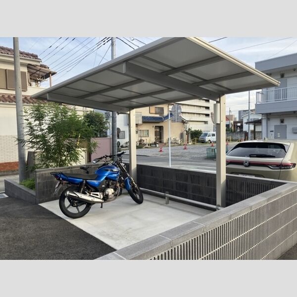 現地周辺 (駐輪場)