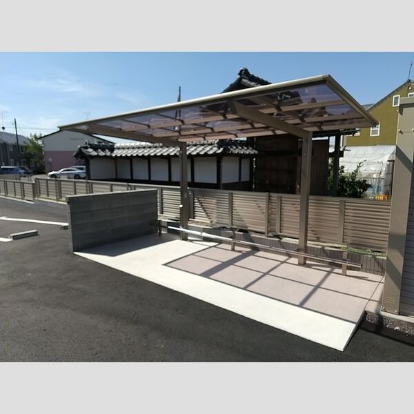 現地周辺 (駐輪場)