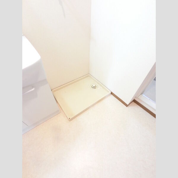 その他 (洗濯機置き場です。防水パンあります。)