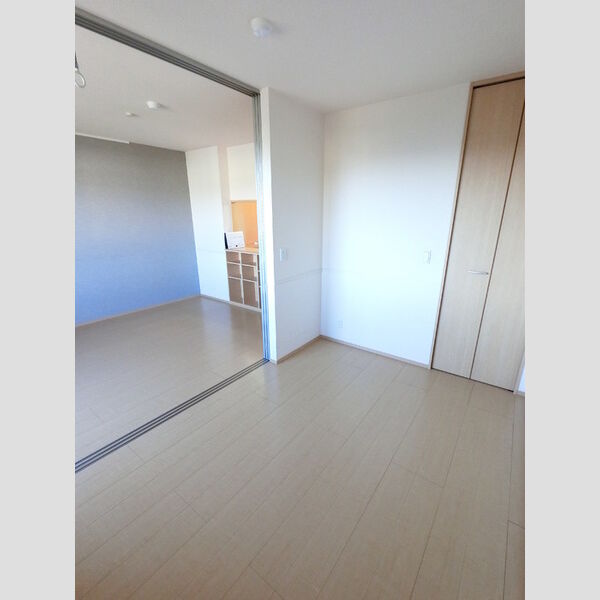 その他 (南側洋室)