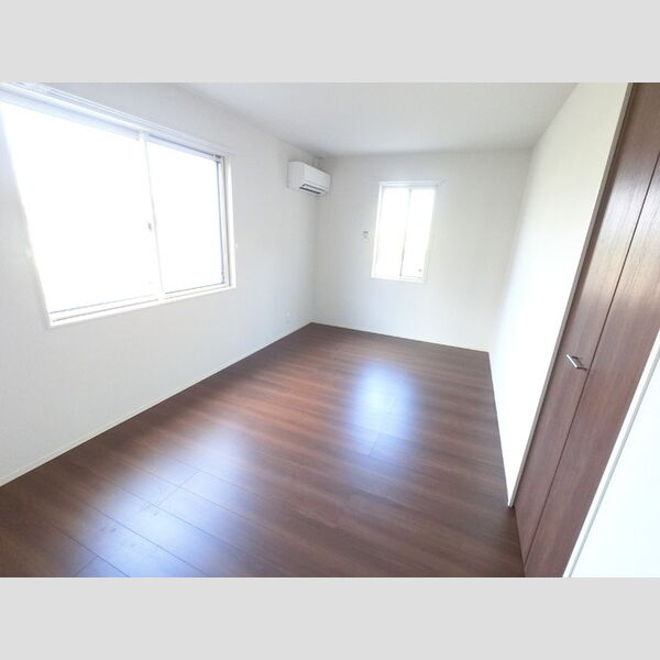 その他 (エアコン付いてます。)