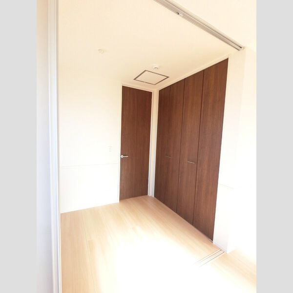 その他 (明るいフローリングフロアです。)