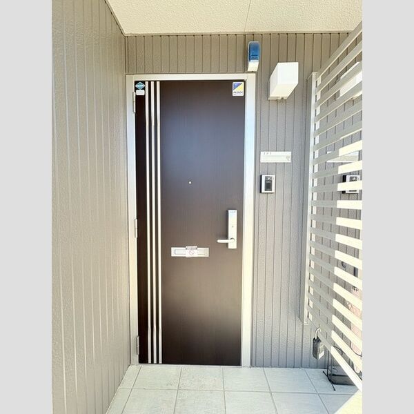 玄関 (玄関ドア)