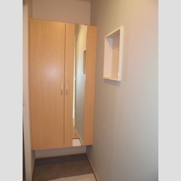 玄関 (トールタイプミラー付シューズボックスです。)