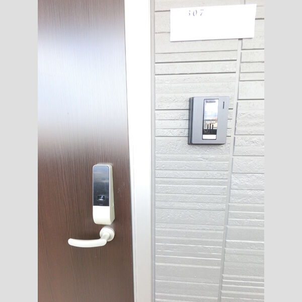 その他設備 (カードキーは防犯性が高く、施錠・開錠がスムーズ)