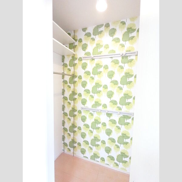 収納 (ワンステップクローゼットです。)