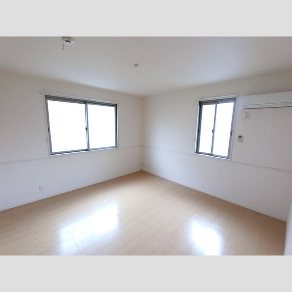 その他 (明るいフローリングフロアです。)