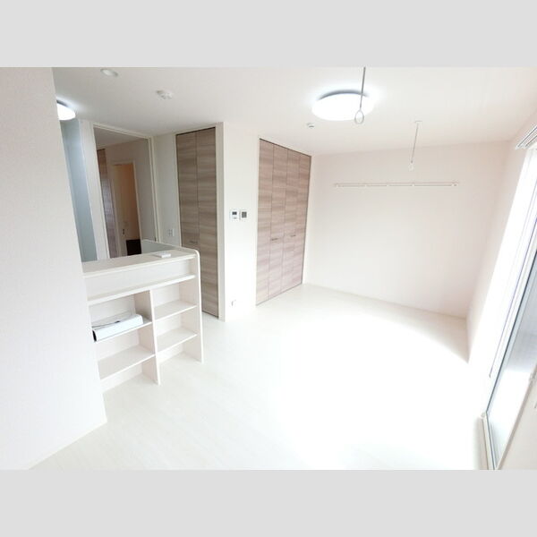 居室・リビング (室内物干し付いてます)