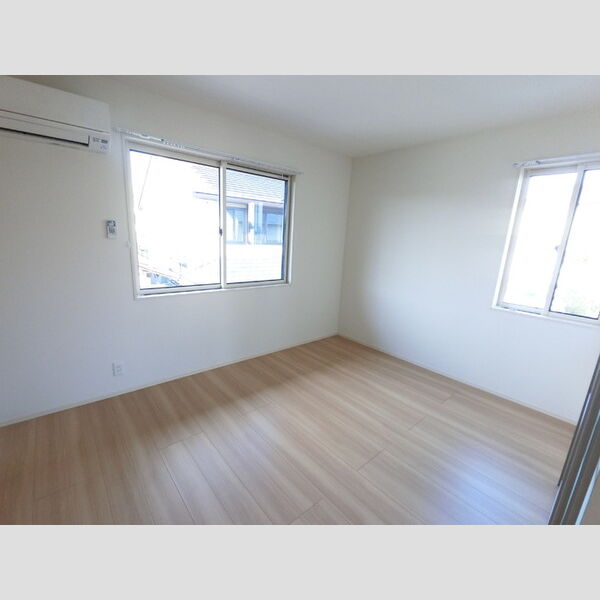 その他 (エアコン付いてます。)