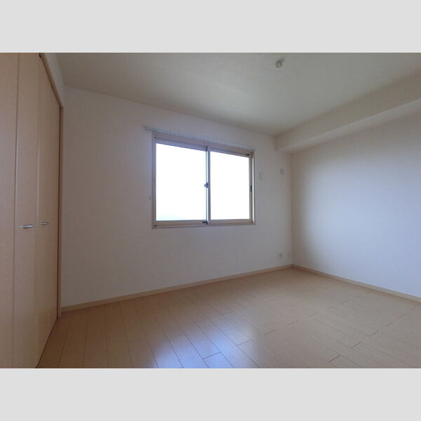 居室・リビング (北側洋室)