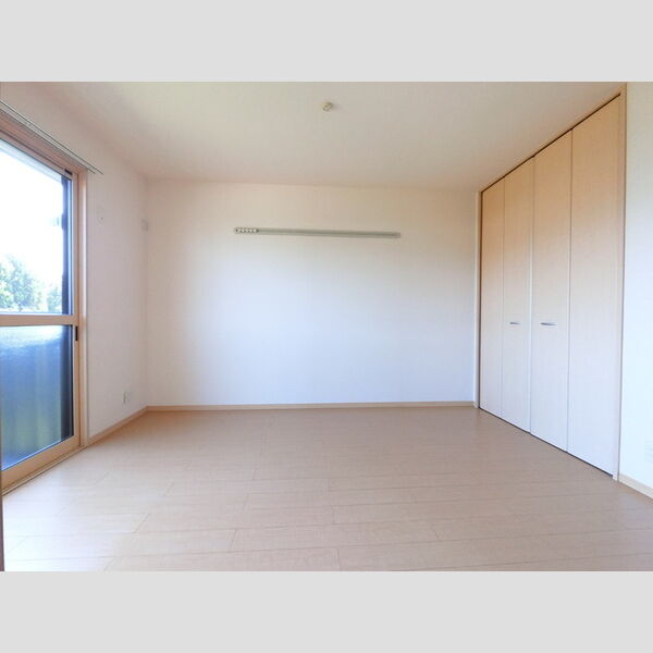 居室・リビング (南側洋室)