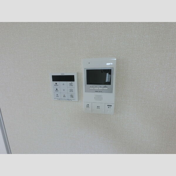 その他設備 (エントランスはオートロック付きで安心です!)