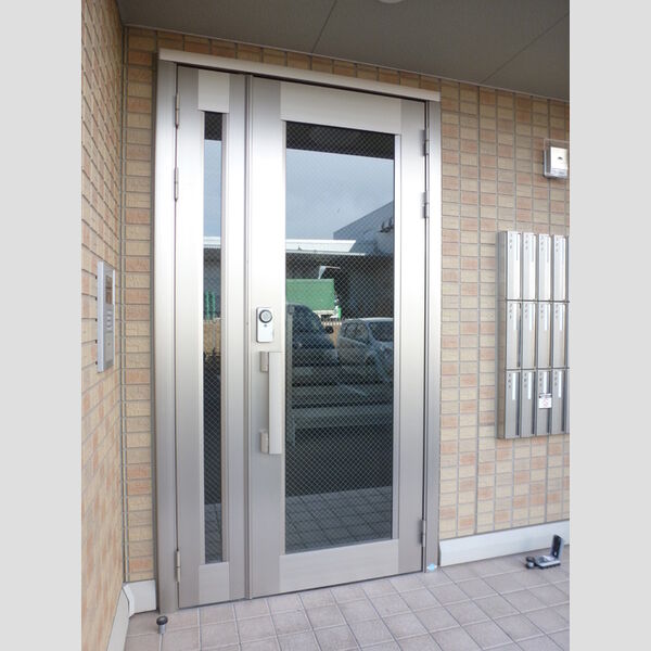 その他 (エントランスはオートロックです。)