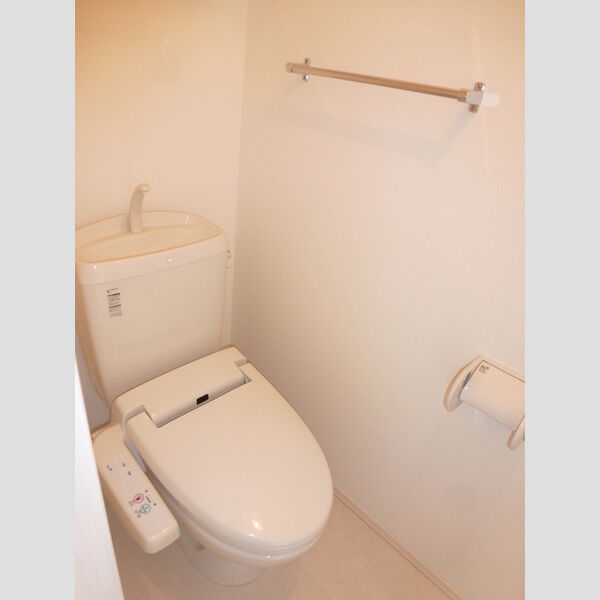 トイレ (温水洗浄便座です。)