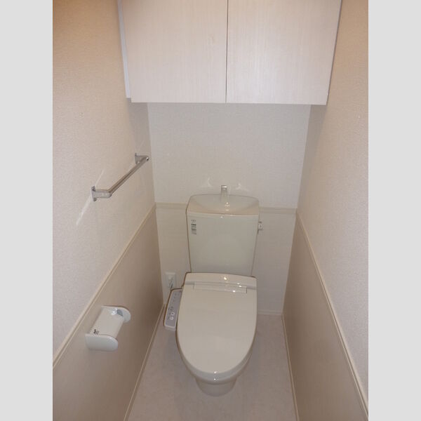 トイレ (温水洗浄便座です。)