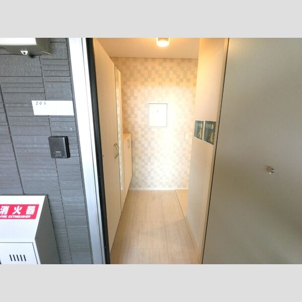 玄関 (205玄関)