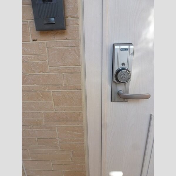 玄関 (カードキーです。)