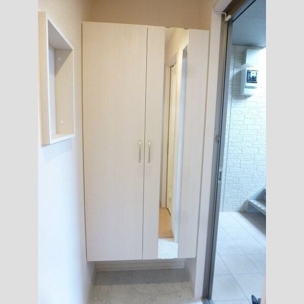 玄関 (トールタイプミラー付シューズボックスです。)