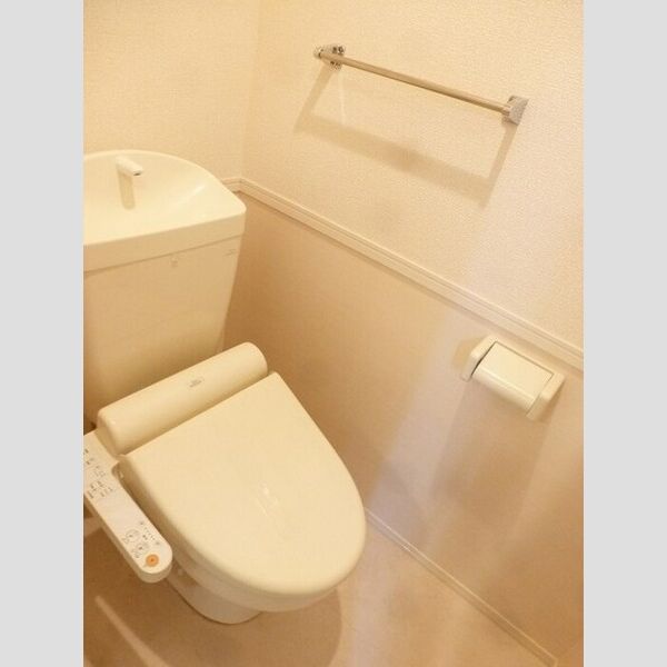 トイレ (温水洗浄便座です。)