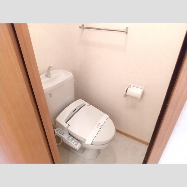 トイレ (温水洗浄暖房便座)