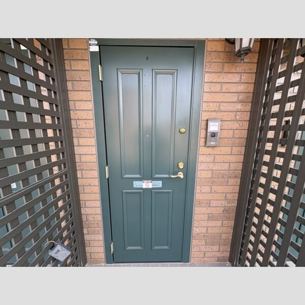 玄関 (玄関ドア)